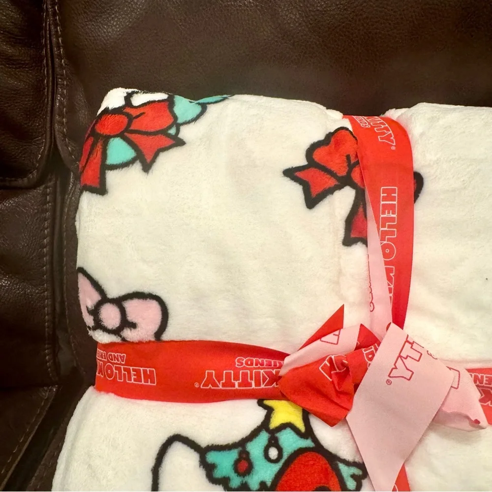 Hello Kitty Christmas Tree Dress & Wreaths Full/Queen Plush Christmas Blanket